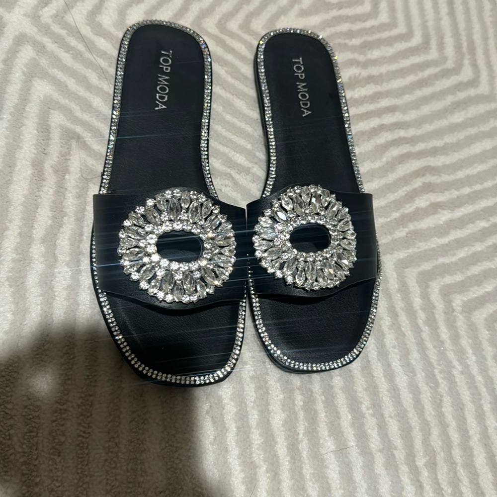 Brand new sandals size 6.5